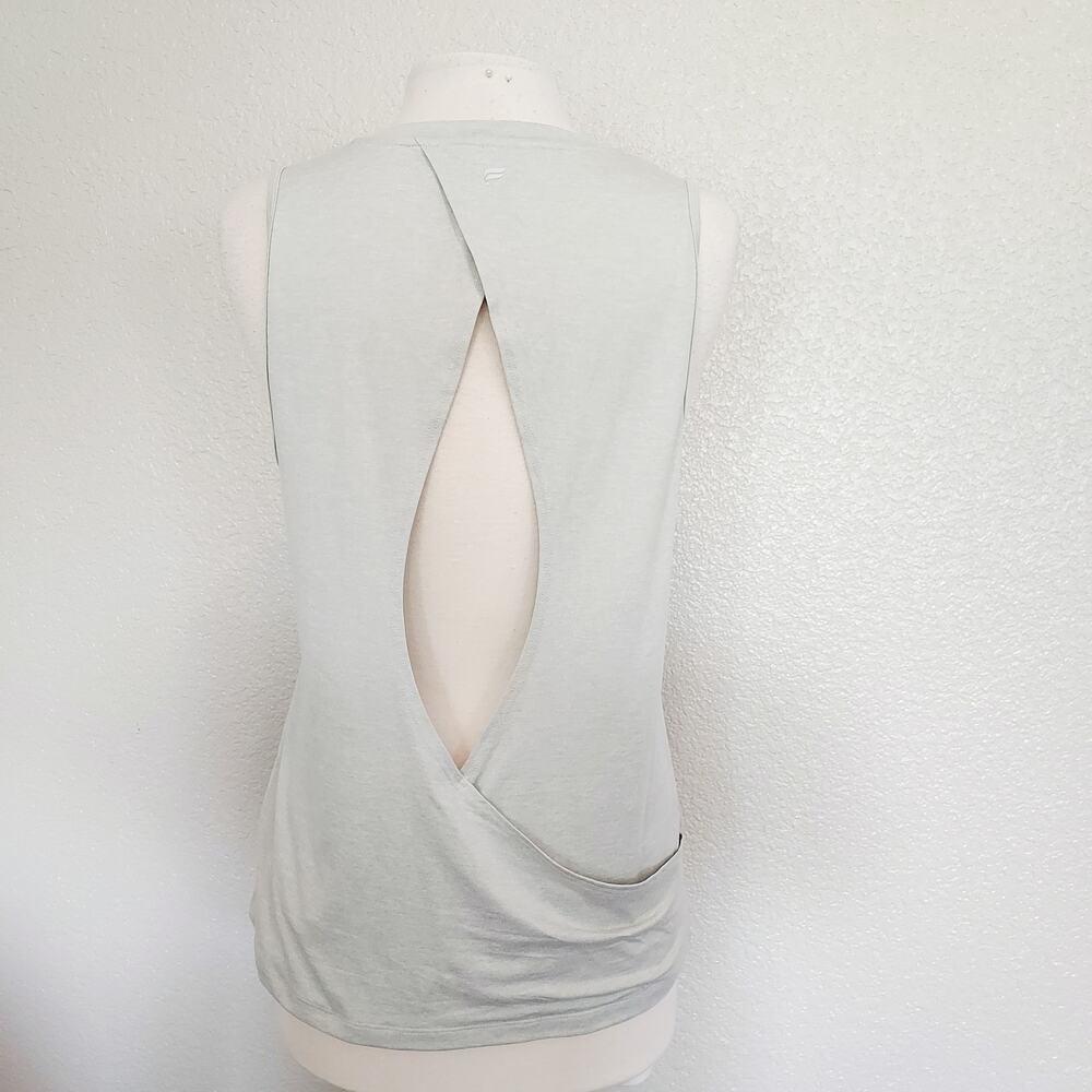 Fabletics Gray Active Wear Top w/Open Back Size M - Picture 8 of 11